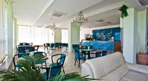 Hotel Holiday Park - Image 3