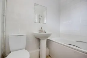 6 Greville Court - Image 2