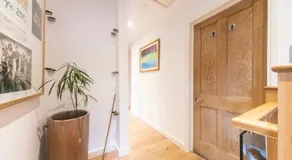 6 bedrooms beautiful home 3 bathrooms, quiet location with garden near Legoland Windsor Heathrow - Image 5