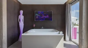 Tropicana Suite - Adults Only - Image 3