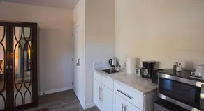 Spacious 500 sqft Studio with Balboa Park View - Image 4