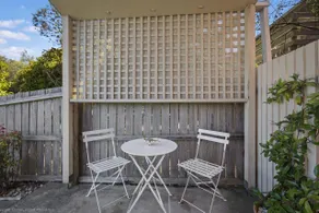 Scenic Beach Apartment - Image 3