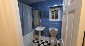 Spacious Double Bedroom WC Greater Manchester - Image 4