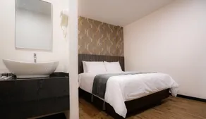 STAY 365 HOTEL - Image 2