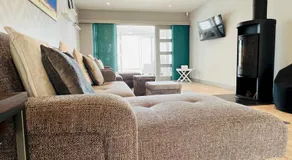 Fabulous Beach Front Holiday Location - Pass the Keys - Image 2