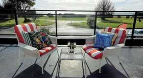 Waters Edge Apartment - Image 3
