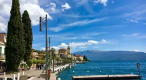 Le Fontane With View Lake - Happy Rentals - Image 3