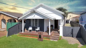 3-Bed Coastal Haven with Alfresco Dining & BBQ - Image 4