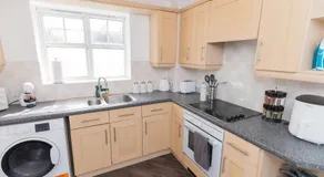Boutique 2-Bed Apartment in Wolverhampton Centre - Image 4