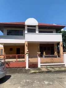 Entire Renovated and Spacious Residential Home - Image 3