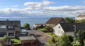 KINGHORN - Private Room, own entrance, ensuite, sunroom & Views - Image 4