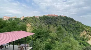 Lia's Guest House - Image 5