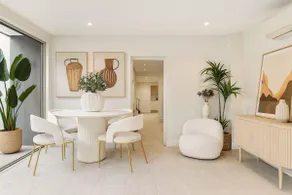Stylish 3BR City Retreat Walk to CBD & Opera House - Image 5