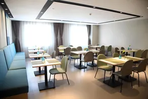 Home Inn Style Xingtai Qinghe Railway Station - Image 4