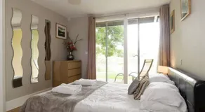 Swallows Nest Cotswolds lakeside spa home Lower Mill Estate - Image 2