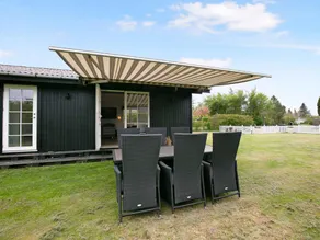Renoveret sommerhus nær fjord - Stor terrasse, have & plads til 7 gæster - Image 5