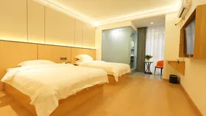 Yunman Hotel - Image 2