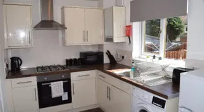 Kelpies Serviced Apartments-McKay - Image 5