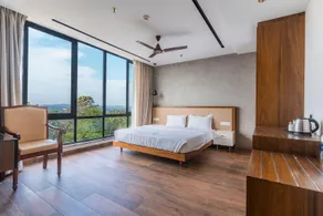 Royal Holidays & Stays - Image 2