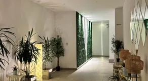 Habitación Moderna y Céntrica con Balcón y Piscina climatizada - Image 3