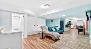 Spacious 1 BD + 1 Den near Marina and Canal - Image 2