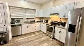 Central Tampa Hot Spot! - Image 3