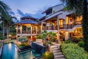 Bell Seaside Luxury Villa - Image 2