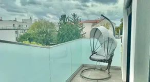 Luxury Rooftop Apartment with Free Parking - Image 4