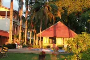 Jinta Hotel Nathon Beach - Image 3