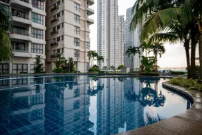 Chic 3BR in Danga Bay with Water Views & Parking - Image 3