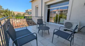 ColorChic 3 étoiles - Parking Privé Terrasse Clim - 120m2 Plein centre - Image 3