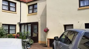 Mirandas Guest House - Image 5