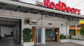 RedDoorz near Prambanan Temple - Image 3