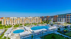 Premier Fort Beach Apartment with Pool & Sea View - Image 3