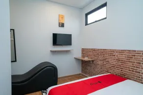 RedDoorz at Golden Averis Cibuluh Bogor - Image 2
