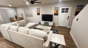 Modern Desert Retreat - 12 Min to DT & Airport - Image 2