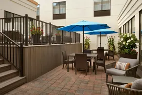 Courtyard by Marriott Ottawa Downtown - Image 5