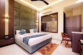 Taj Ronal Luxury Hotels - Image 3
