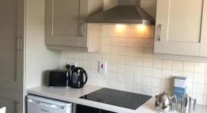 Queen Street Apartments - Image 3