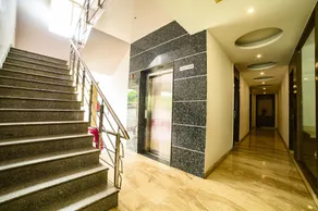 Hotel Rajpath Residency Near EDM Mall - Image 4