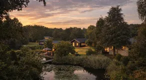 Wellness Tuin Woestijnroos Wellness Lodge met privé sauna stoomcabine en jacuzzi inclusief gratis prosecco en partner box - ultieme partner beleving - - Image 4