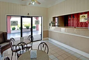Rodeway Inn Canton I-55 - Image 4
