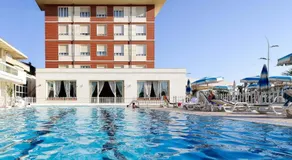 Grand Hotel & Riviera - Image 3