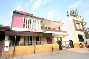 OYO 5026 Preet Hotel - Image 5