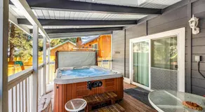 Chalet avec jacuzzi, terrasse et jardin | Vue lac - Image 3
