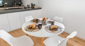 Design Suite mit Terrasse und Parkplatz in Böblingen - Image 5