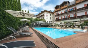 Upside Down Town Hotel Neue Post - Image 5