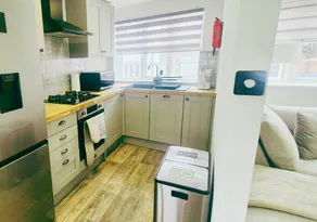 Spacious & Luxury 2BR Flat in Calverton - Image 3