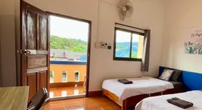 1 Min to Slow Boat Guesthouse - Image 2