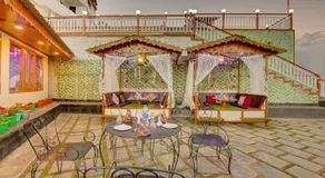 The Alpine Hotel - Image 4